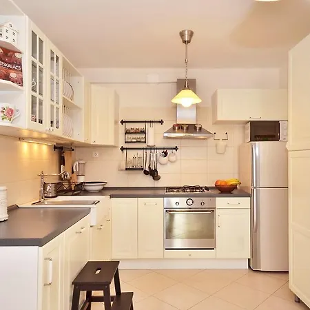 Zoran アパート *