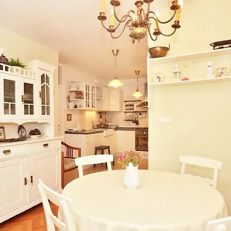 卓然公寓酒店 *