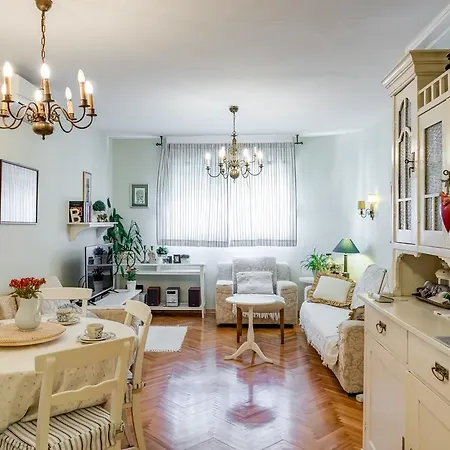 卓然公寓酒店 *